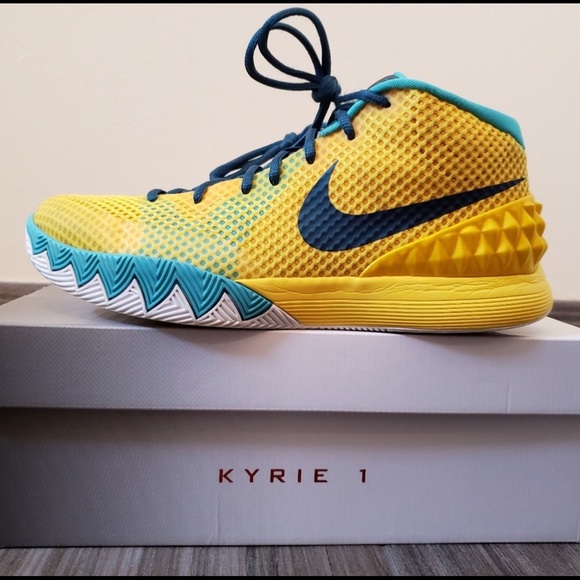 Nike Kyrie 1 “Letterman” Basketball Shoes - Picture 5 of 8